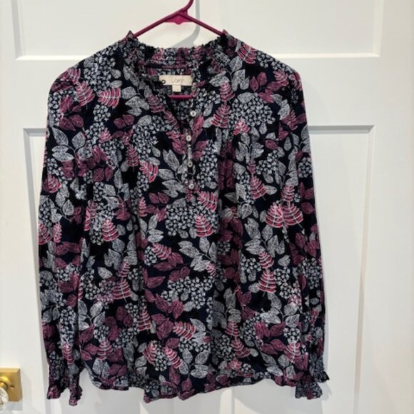 Womens Dressy Work Blouses - 5 blouses in bundle no separating - Picture 3 of 10